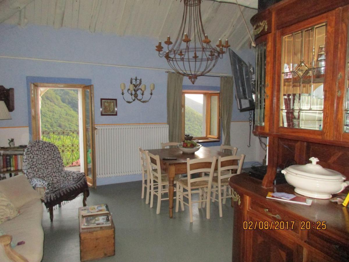 Viandanti, Artisti E Sognatori Bed & Breakfast Comano  Exterior photo