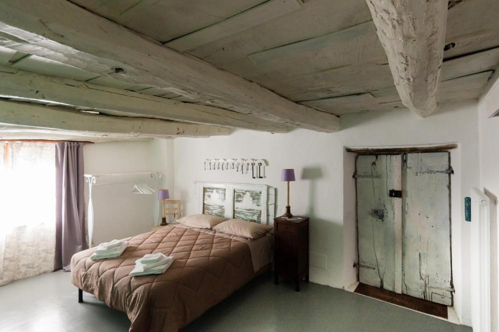 Viandanti, Artisti E Sognatori Bed & Breakfast Comano  Exterior photo